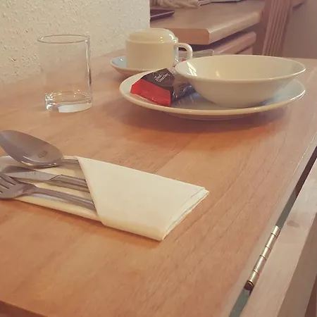 Willow Court 3* Алмондсбери