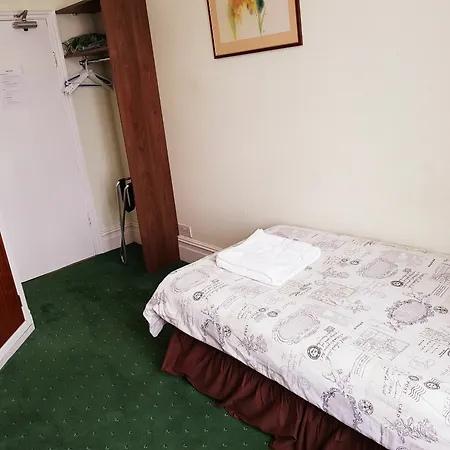 Willow Court Алмондсбери